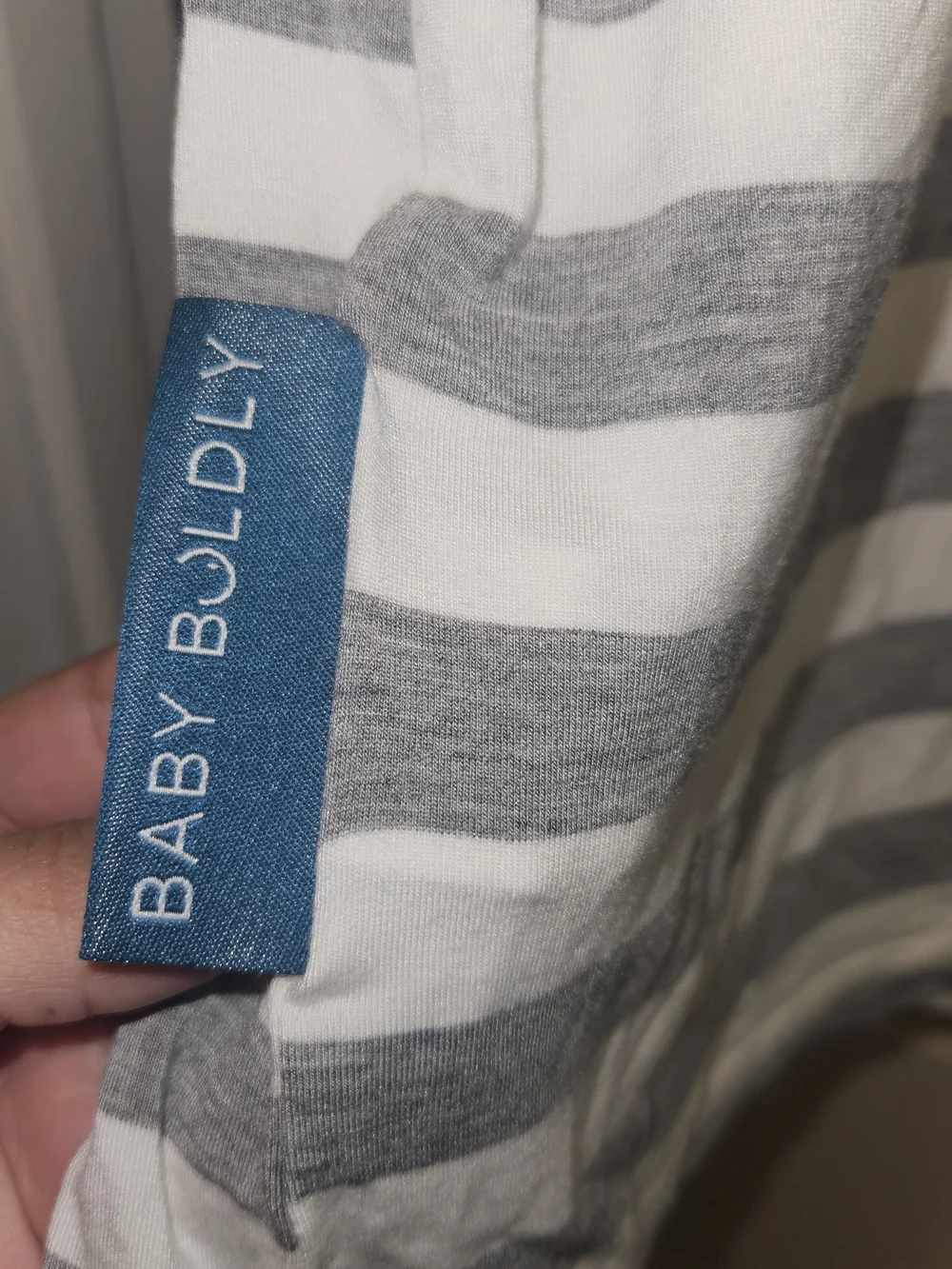 Baby Boldly white and gray horizontal striped carseat cover #babyboldly #stripes
